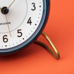 Arne Jacobsen Station Bordur Ø11 cm petroleum/hvid | Køb her