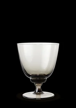 Holmegaard Glas på fod 35 cl i grå fra serien Flow | Køb her