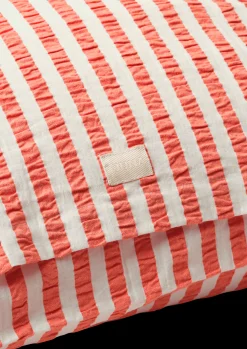 JUNA Bæk&Bølge Lines Pudebetræk 63x60 cm chili/birk DK