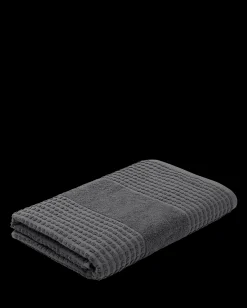 JUNA Håndklæde 70x140 cm i grå fra serien Check | Køb her