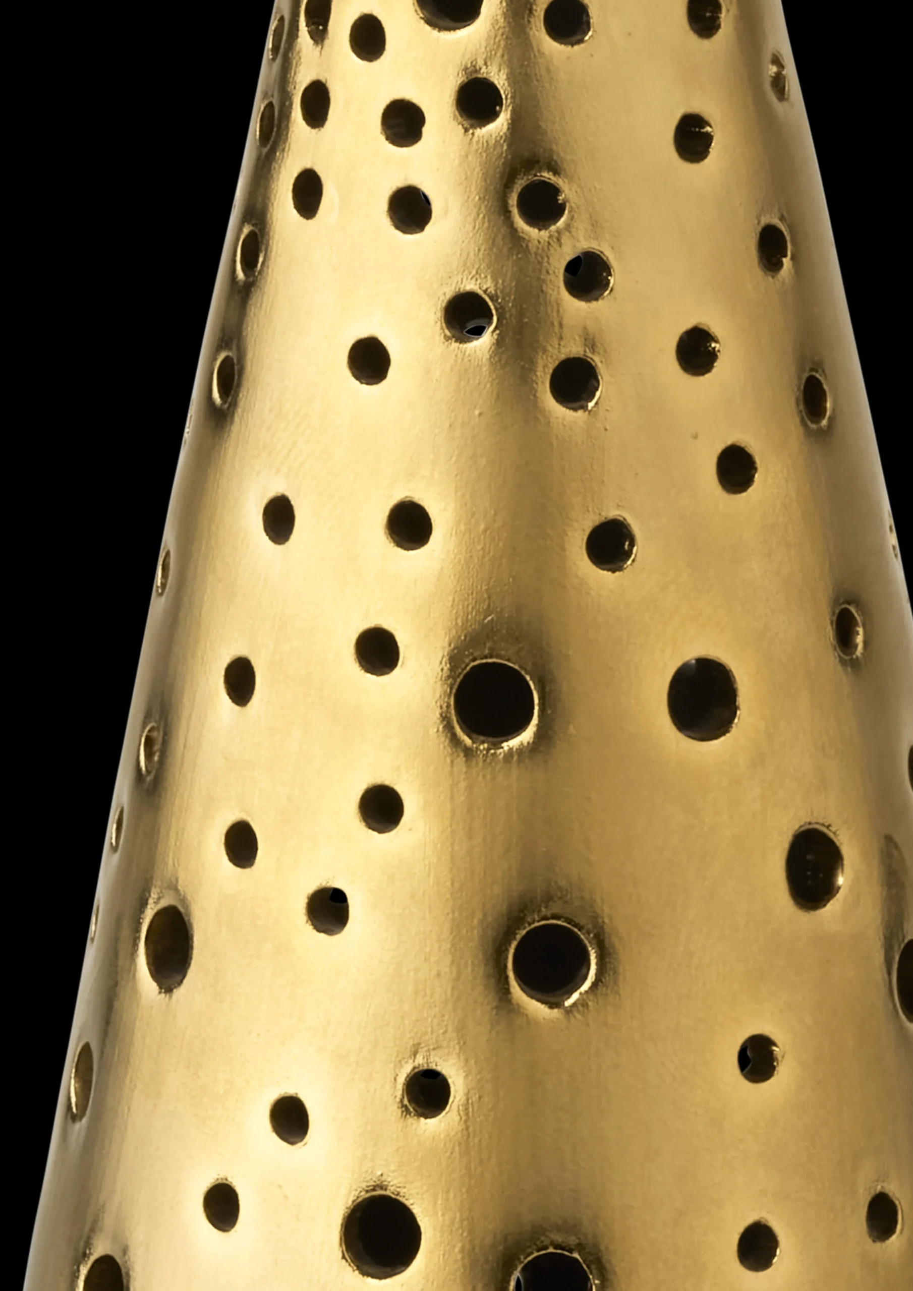 Kähler Nobili Fyrfadsstage høj H25.5 guld | Køb her