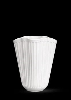 Kähler Unfold Vase H20.5 cm i hvid fra serien Hammershøi