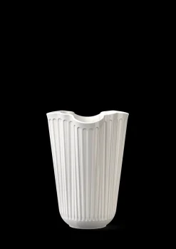 Kähler Unfold Vase H16.5 cm i hvid fra serien Hammershøi