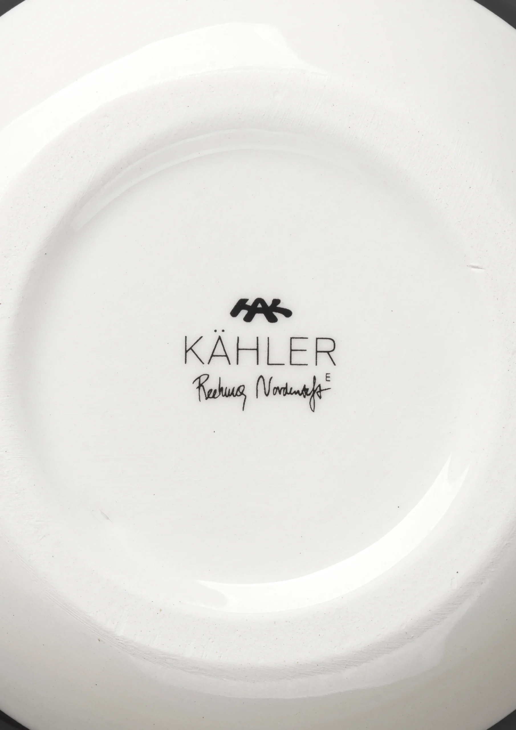 Kähler Vase H20 cm i sort fra serien Omaggio | Køb her